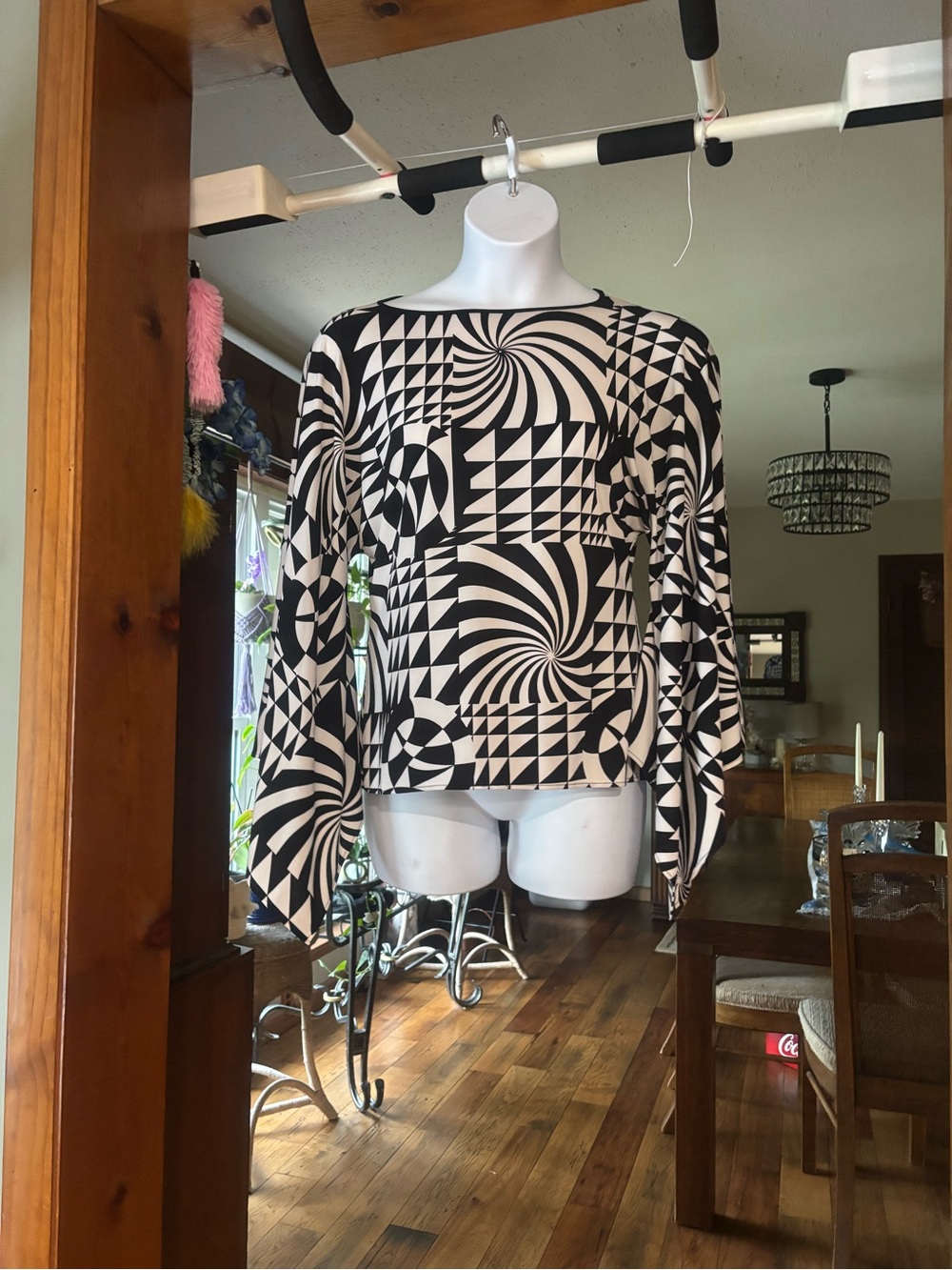 Y2K Marc Bouwer Black & Cream Geometric Print Top Huge Bell Sleeves Size M